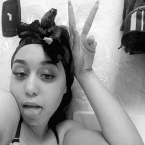 Meet your Posher, Amyre